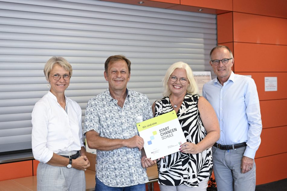 12.08.2024
Bielefeld,
Start Chancen mit Schulministerin Dorothee Feller.
Luisenrealschule Bielefeld


Foto: Andreas Buck

Mail: info@andreas-buck.de ; Mobil: 0171.5485046